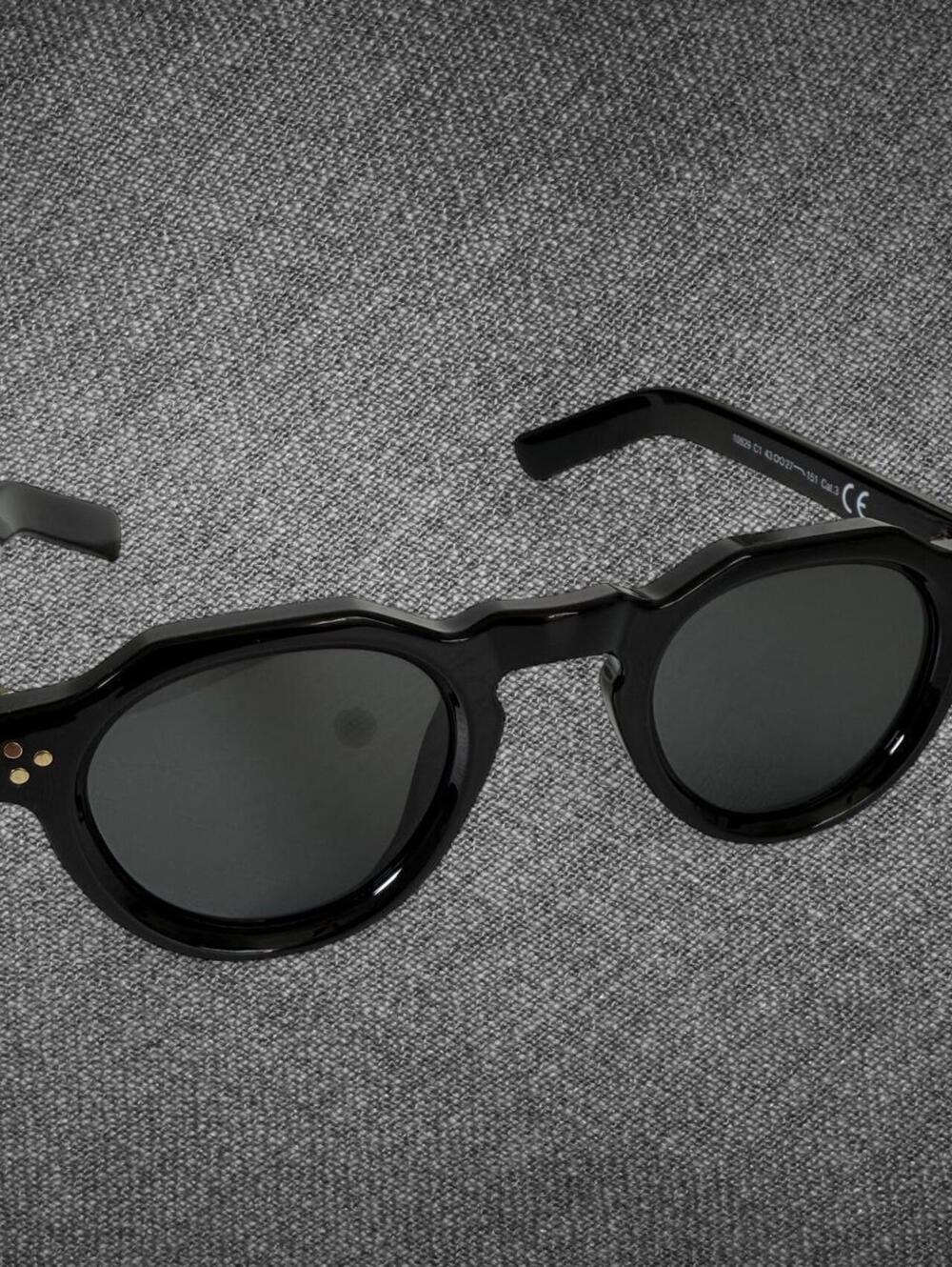 Black Round Sunglasses Gold Rivet Retro Style - Unbranded
